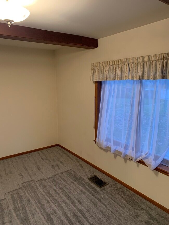 Building Photo - 37W793 Binnie Rd