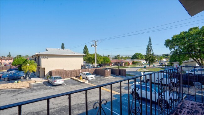 Building Photo - 710 SW 114th Ave