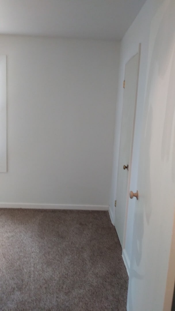 Building Photo - 2 bed 1 bath with garage