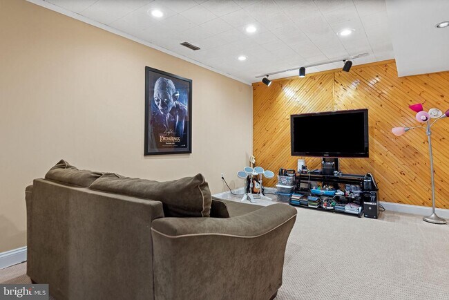 Building Photo - 1 Glenhurst Ct