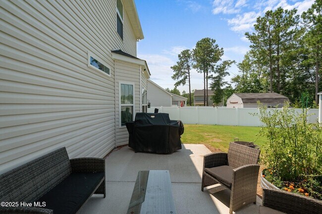 Building Photo - 2025 Alder Ln