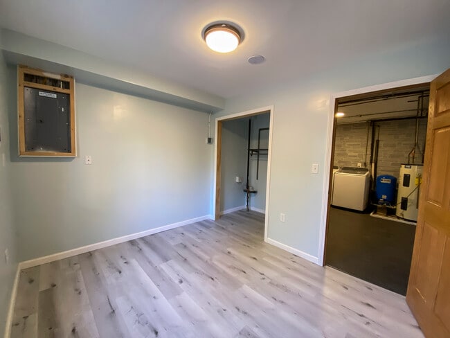 Downstairs bedroom - 1606 S Lake Irving Dr SW