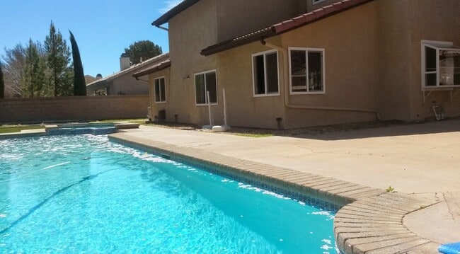 Building Photo - 44335 Sedona Way