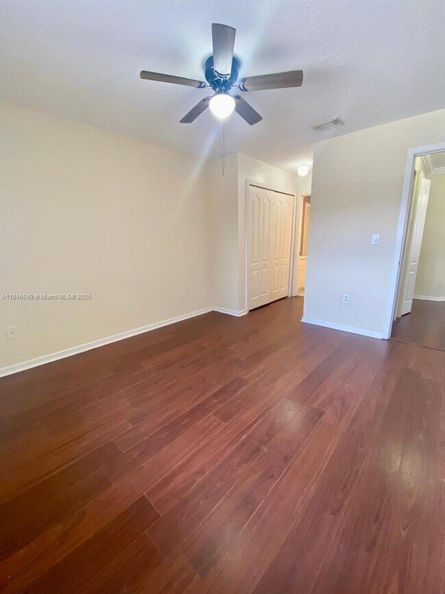 Building Photo - 12854 SW 49th Ct