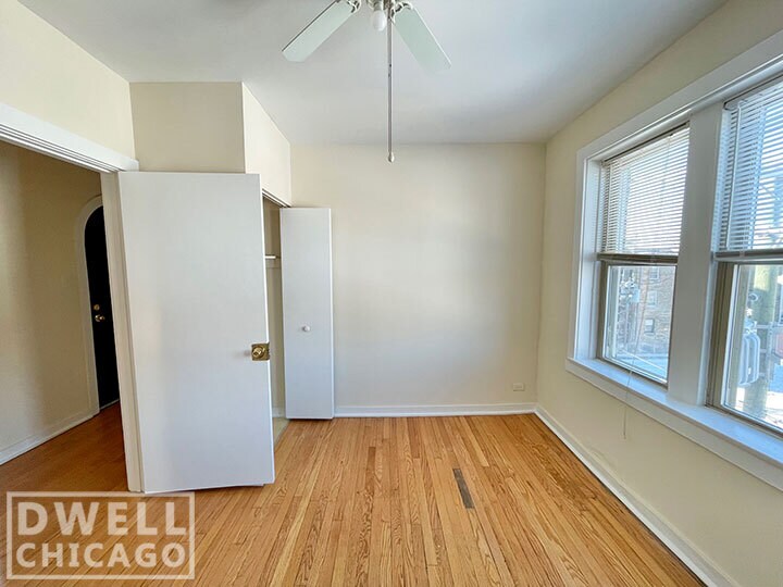 Building Photo - 1426 Farwell W Ave