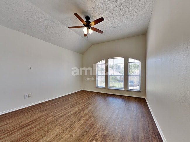 Building Photo - 4809 Palm Ridge Dr