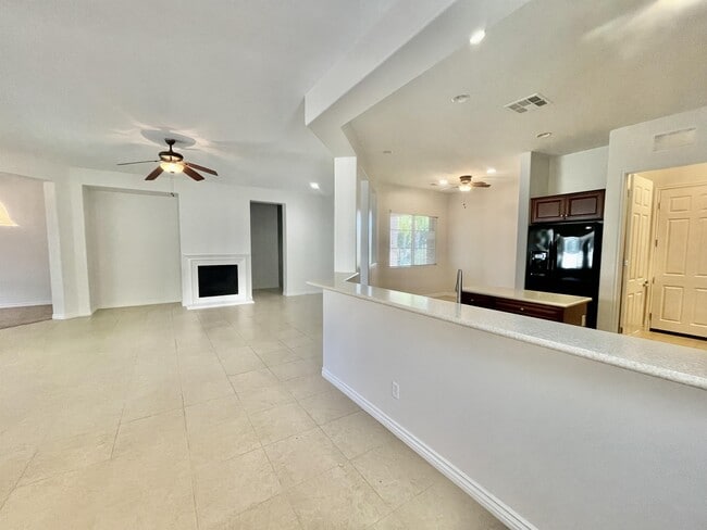 Building Photo - 5588 Paseo Famosa