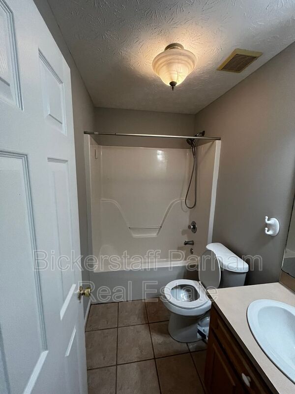 Building Photo - 8012 Rocky Creek Dr