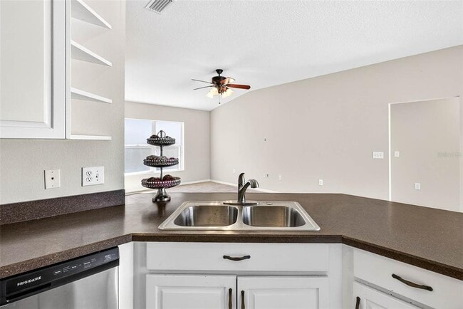 Building Photo - 31224 Crestmont Ct