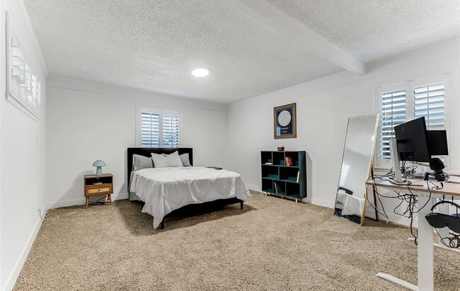 Building Photo - 4765 Monterrey Ave