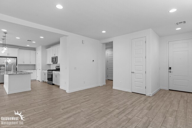 Building Photo - Beautiful 3Bdm 2Ba Home with Modern Upgrad...