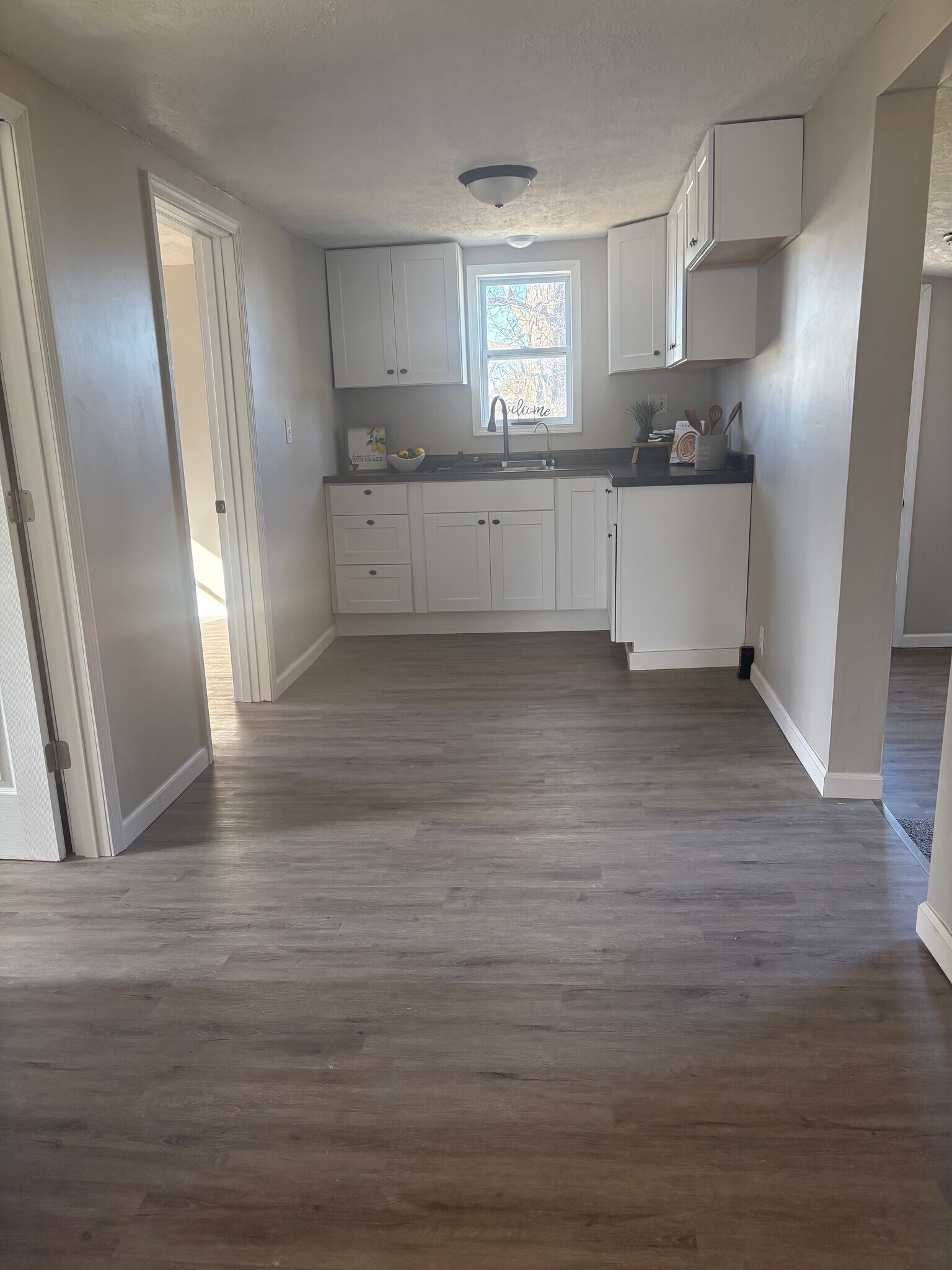 Kitchen - 640 Hanna Rd