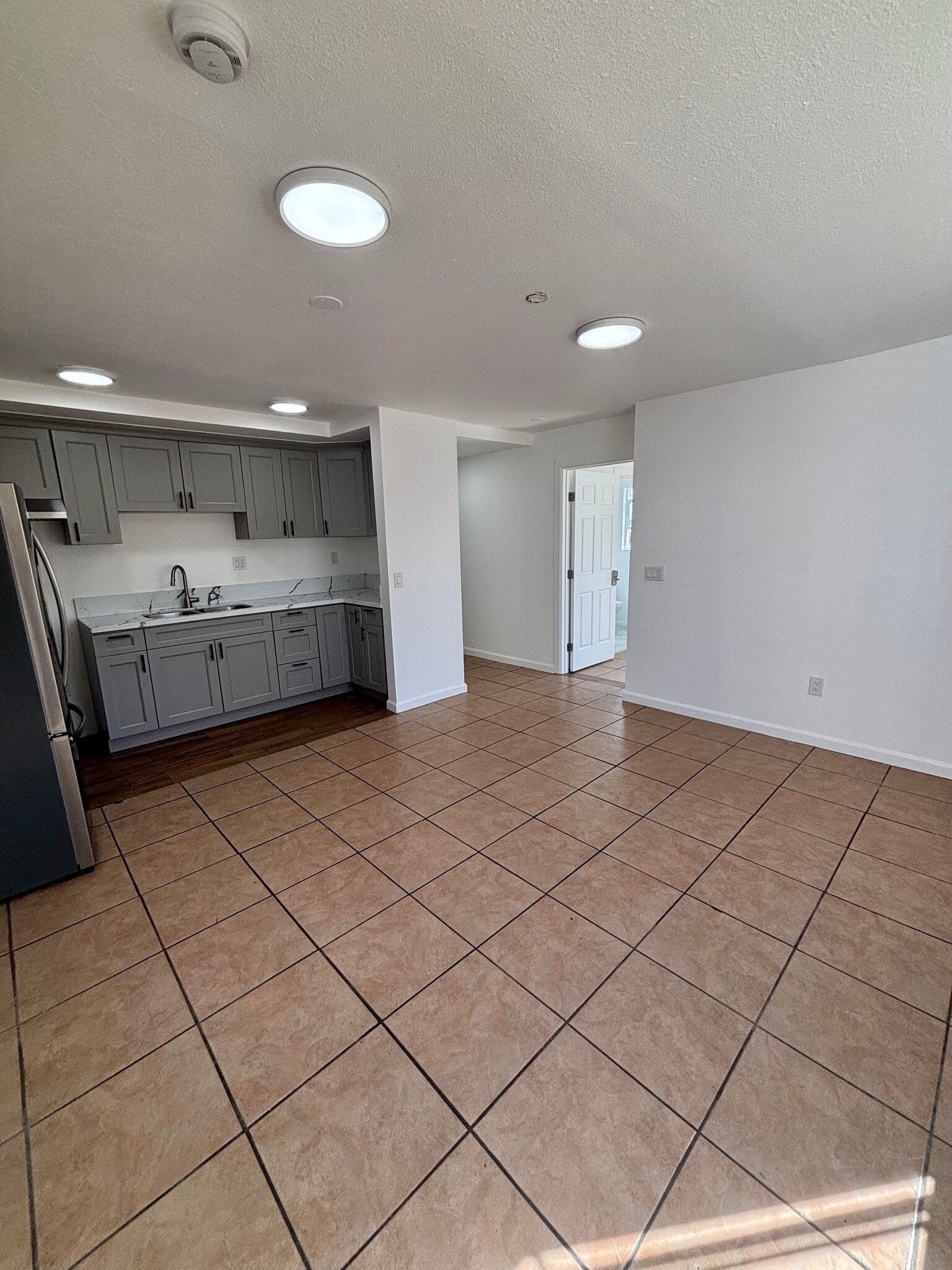 Building Photo - 1738 W 85th St