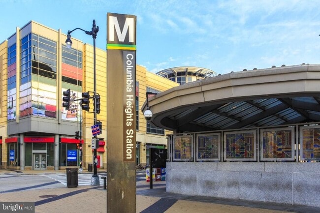 Building Photo - 1457 Park Rd NW