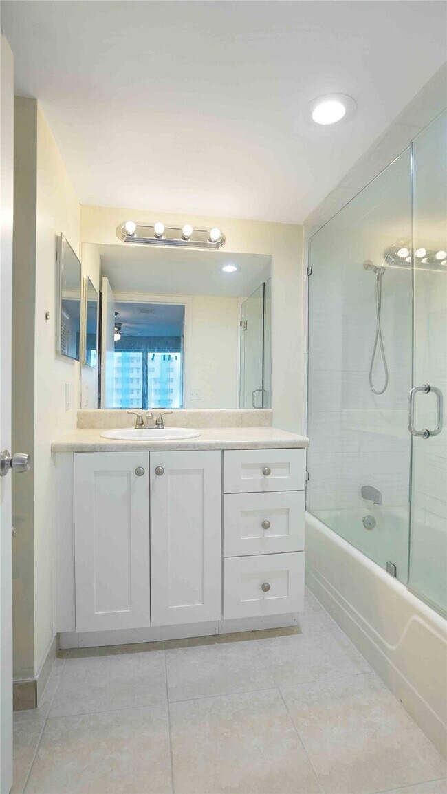 Building Photo - 4100 Galt Ocean Dr