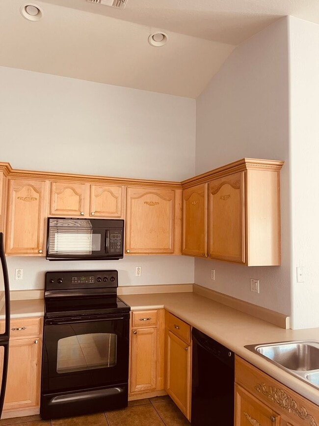 Building Photo - COMING SOON! Beautiful 3 Bed 2 Bath Home in Buckeye