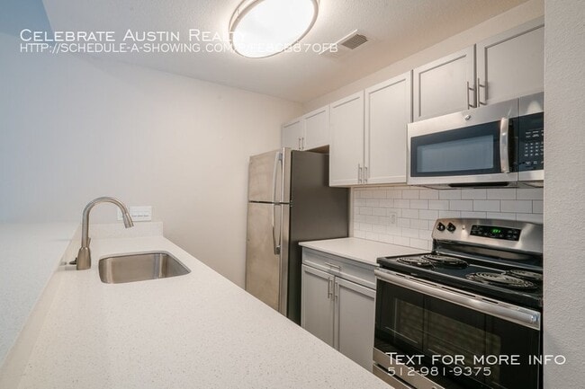 Building Photo - The Falls on Bull Creek
