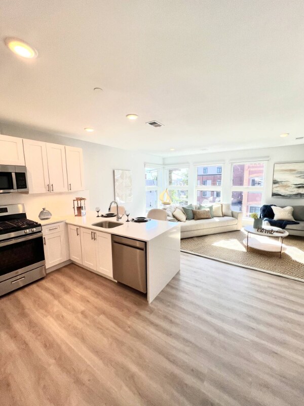 Building Photo - 532 Mulberry St