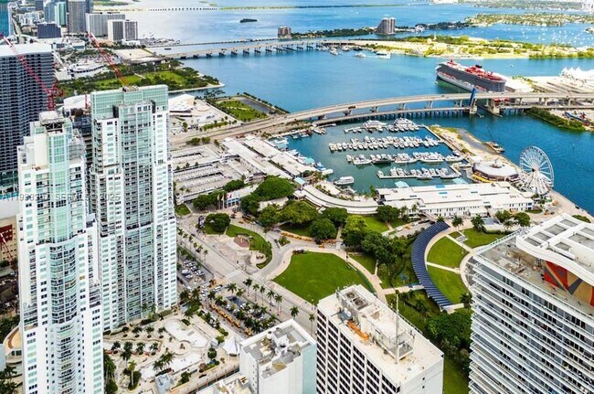 Building Photo - 253 NE 2nd St