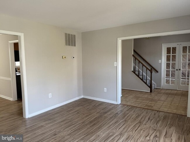 Building Photo - 8659 Bannerwood Dr