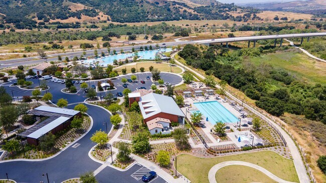Building Photo - 1100 Lasso Way