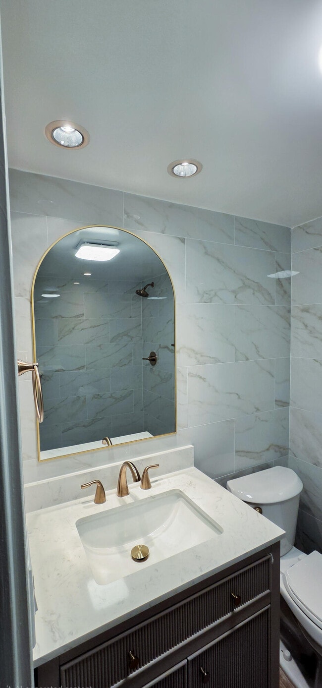 Building Photo - 4201 S Ocean Blvd