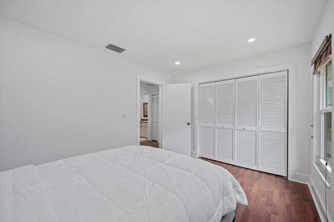 Building Photo - 14122 Citrus Dr