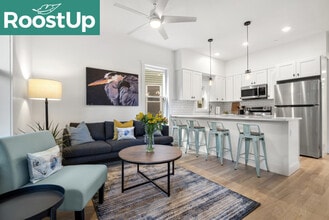 Building Photo - Furnished Bedroom with Private Bath in South Boston
