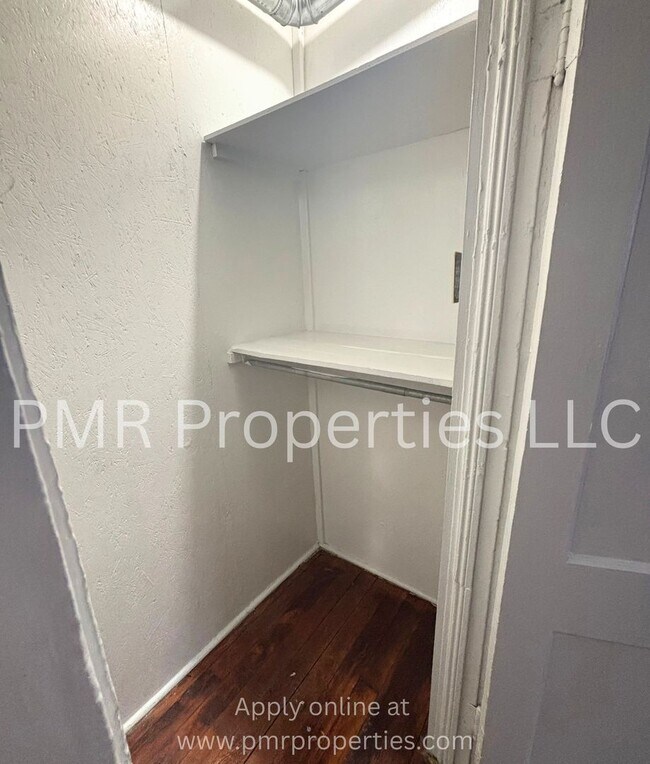 Building Photo - 516 S 16th St