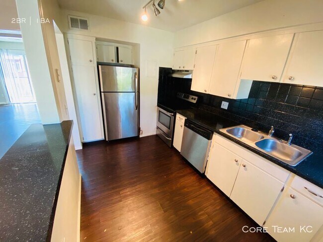 Building Photo - Kendal 2 Bedroom Apartment!