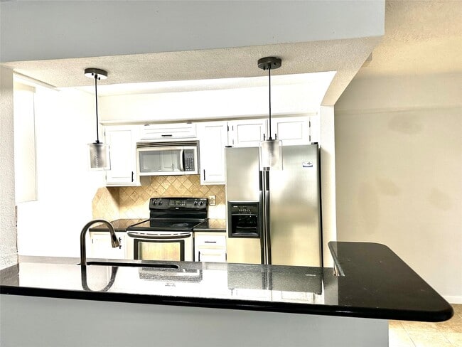 Building Photo - 1311 Antoine Dr