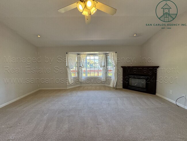 Building Photo - Spacious & Private Four Bedroom Carmel Val...
