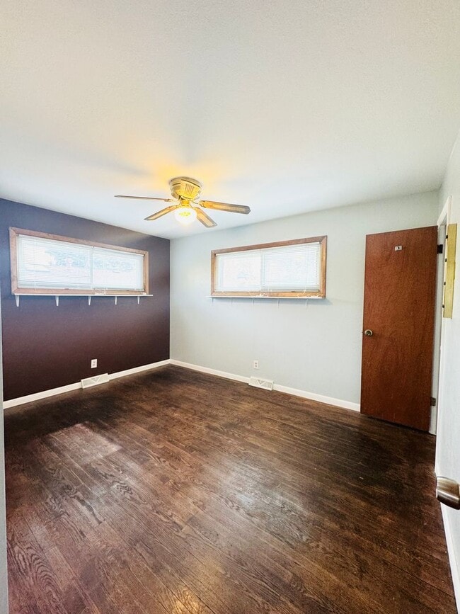 Building Photo - Large 3 Bed, 3 Bath House In Greeley - 4 bonus rooms in basement!
