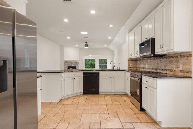 Building Photo - 8113 Campeche Bay Pl