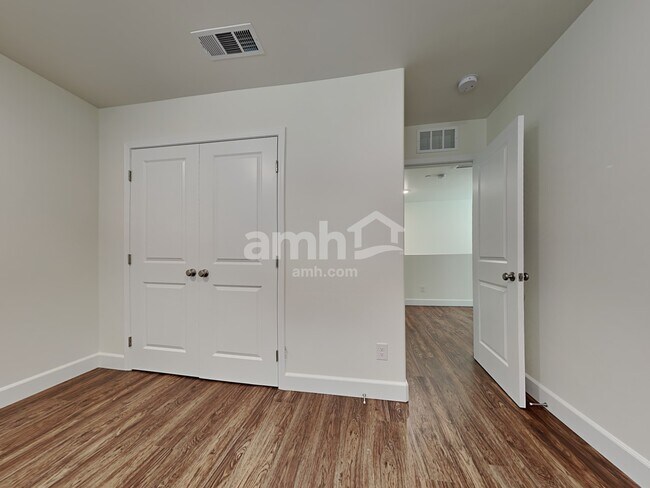Building Photo - 300 Palazza Reserve Pl