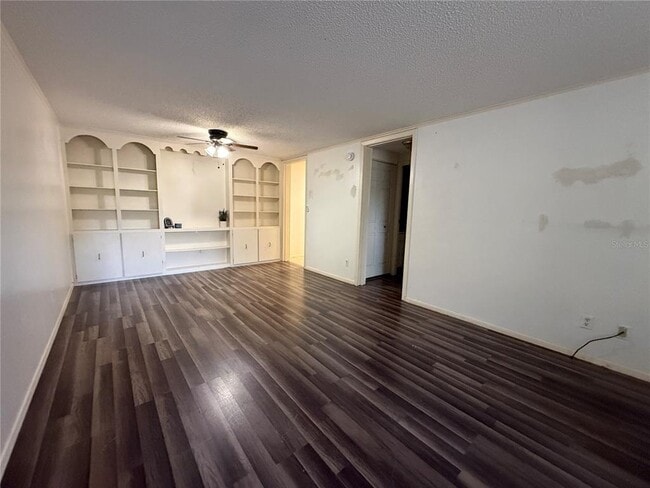 Building Photo - 2490 SW 14th Dr