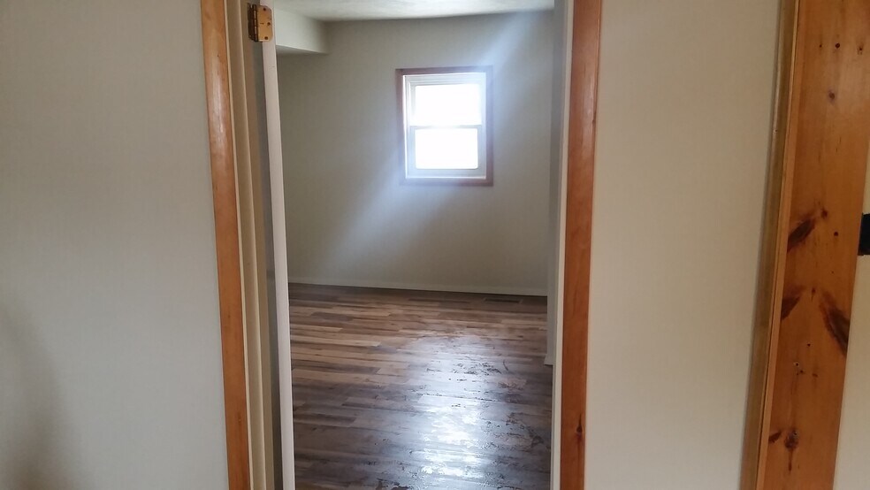 Bedroom - 240 S Healy Ave