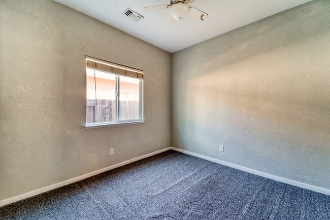 Building Photo - North Yuba City 3 bd 2 bath Home with solar