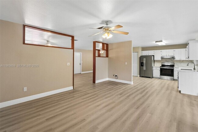 Building Photo - 1315 Egret Rd