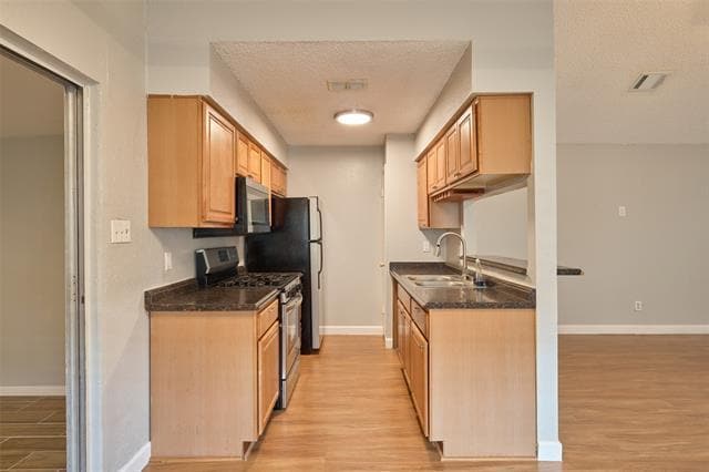 Building Photo - 16151 Barbarossa Dr