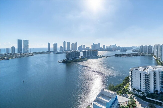 Building Photo - 3330 NE 190th St