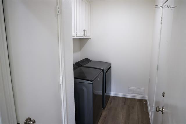 Building Photo - 2122 Teakwood Ln