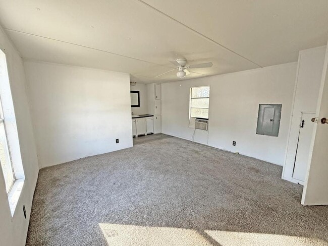 Building Photo - 260 Ponderosa Ln