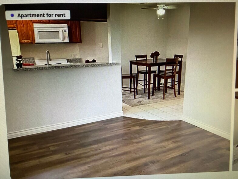 Building Photo - 1216 W Victory Blvd