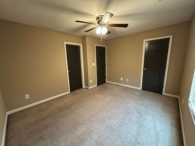 Building Photo - 223 Madison Heights