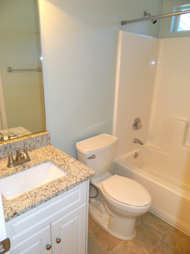 Building Photo - 1099 Maple Ridge Ct
