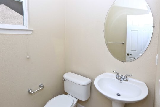 Building Photo - 444 Chestnut St,Brentwood