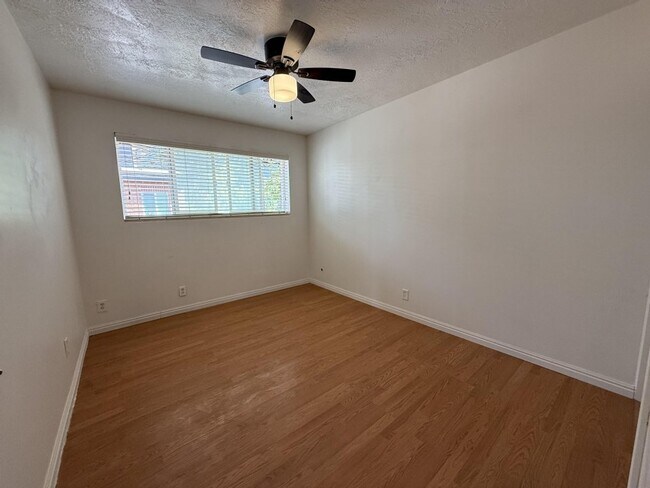 Building Photo - 2493 S 600 E