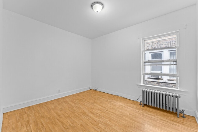 Building Photo - 4634 S Sawyer Ave