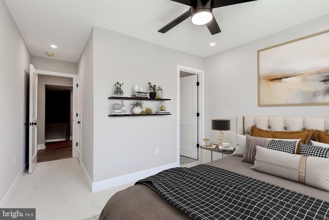 Building Photo - 369 E Hector St